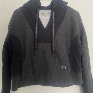Under Armour hooded sweatshirt size M